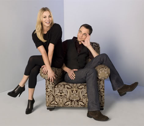 Jim Parsons e Kaley Cuoco o Sheldon e a Penny de The Big Bang Theory